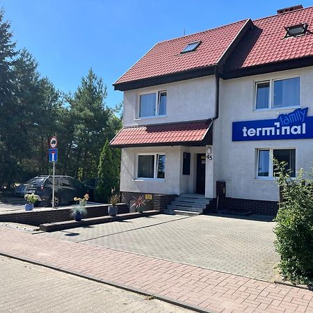 Terminal Family Airport Hostel Poznan Exterior photo